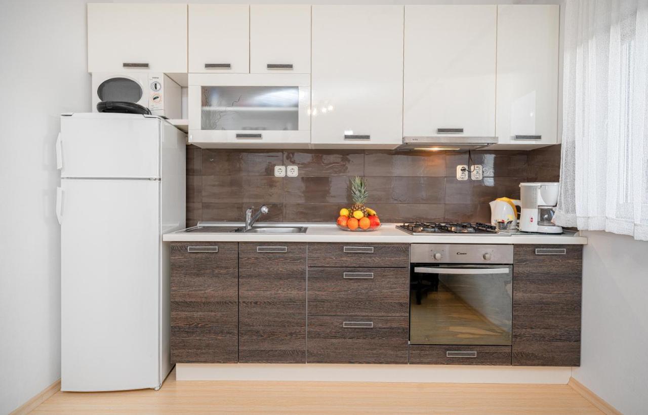 Adria Sun Apartments Водице Екстериор снимка