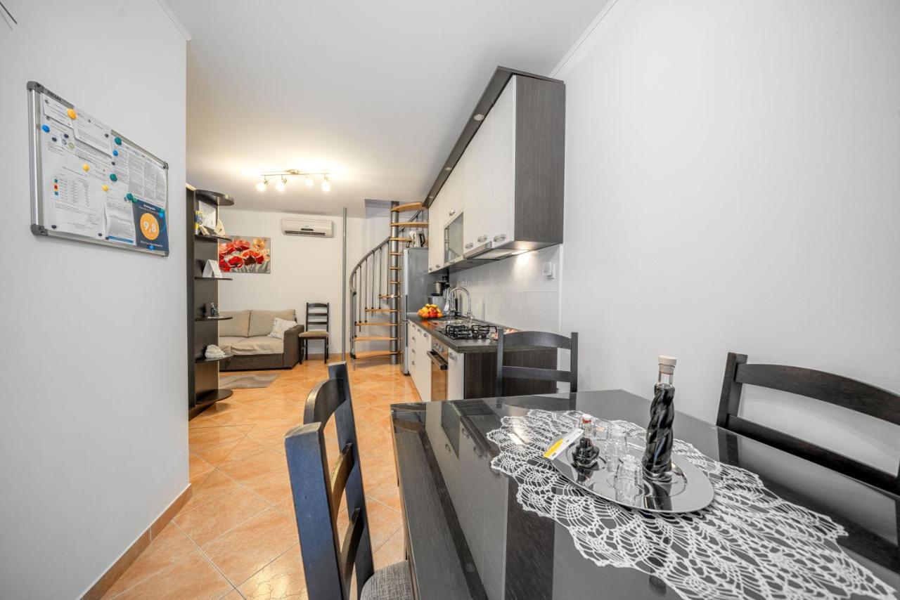 Adria Sun Apartments Водице Екстериор снимка